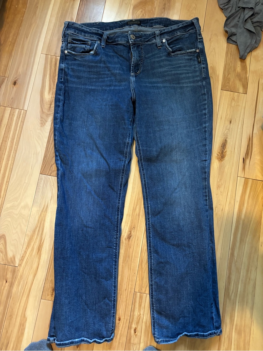 Elyse Silver Jeans Women's Boot Cut in Deep Blue Denim